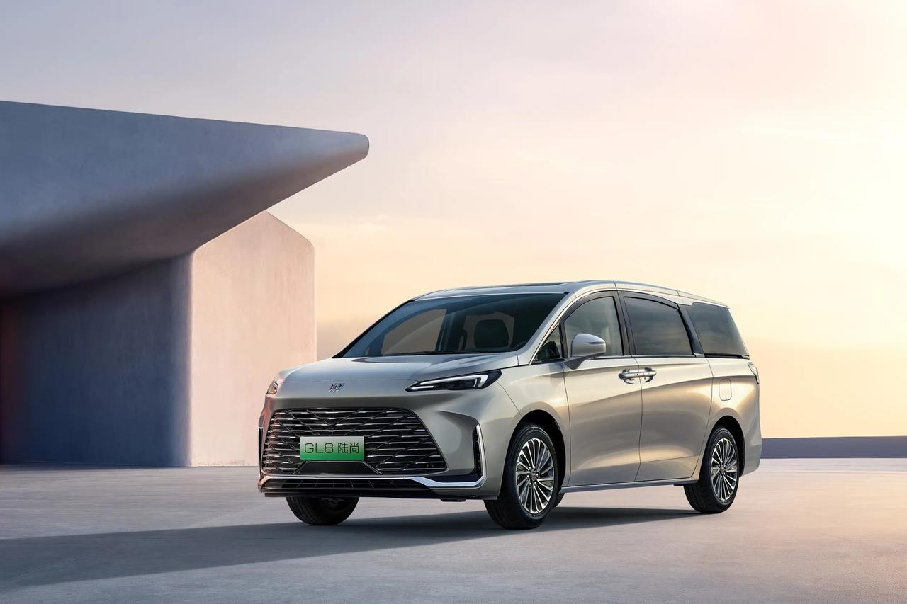 昨天延误到四点，在东航休息室遇到了一个台湾的美女，在上海已经工作了17年了。我们