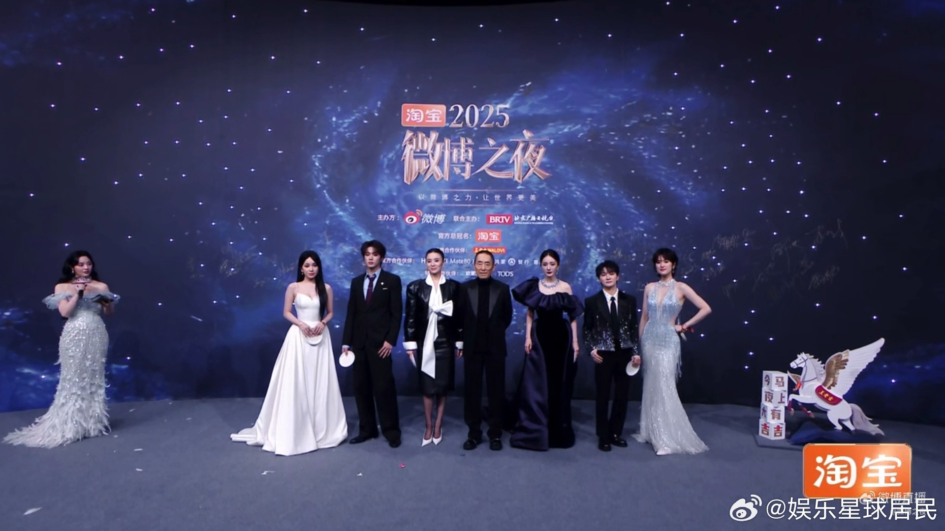 惊蛰无声剧组太权威了《惊蛰无声》剧组红毯排面拉满！张艺谋带领全员整齐登场，豪华阵