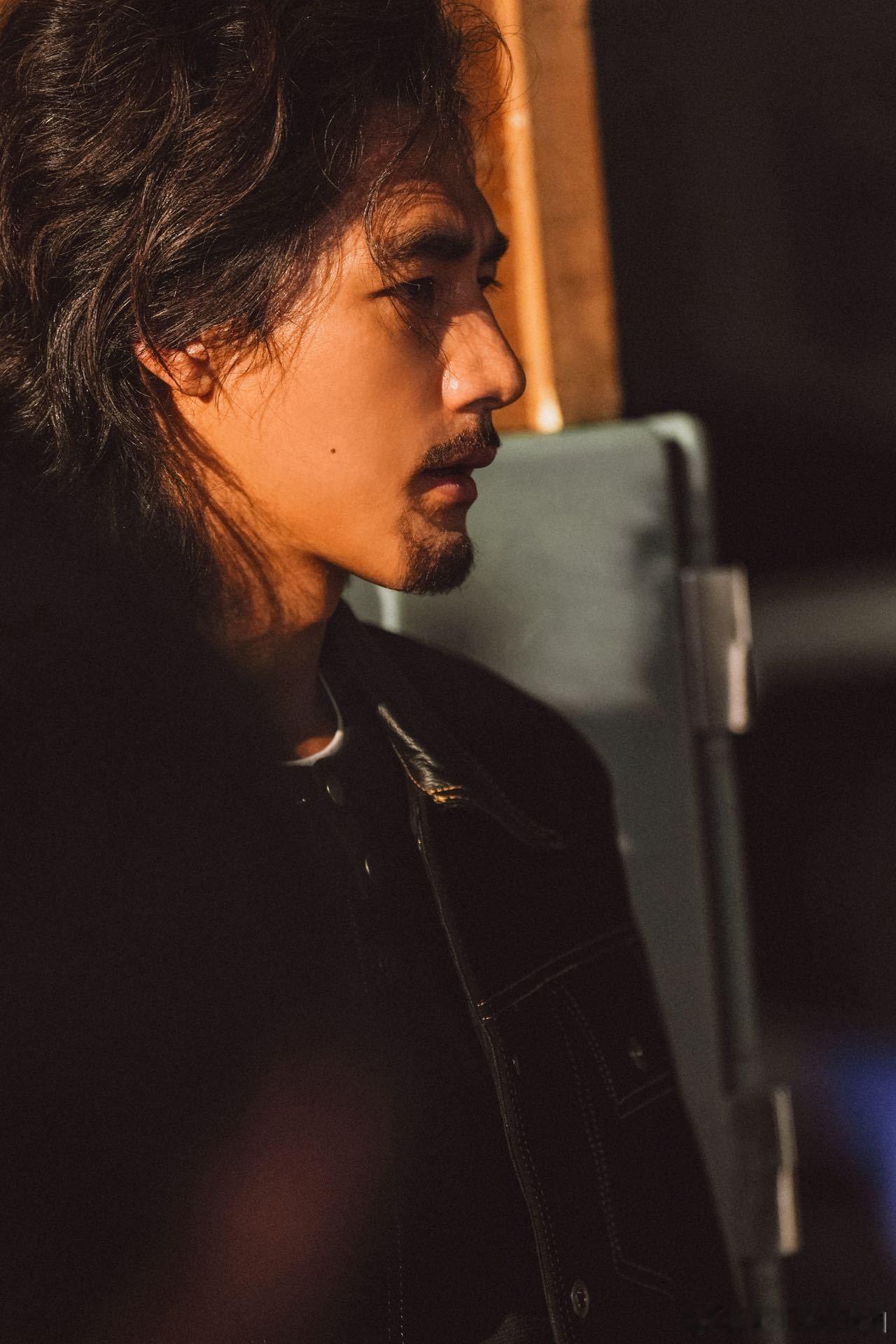 此沙太帅了此沙的颜值完全是毋庸置疑的好吧！长发就是他的统治区，好有气质啊～看到这