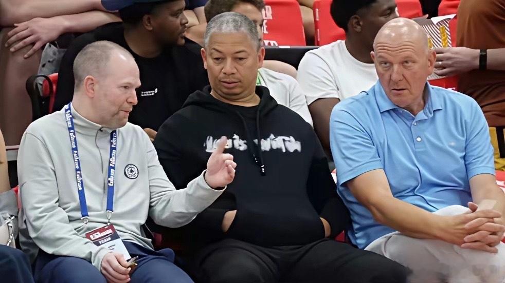 鲍尔默终于忍不下去了，快船队的现状让他对弗兰克和泰伦卢很不满。鲍尔默算是一个很能