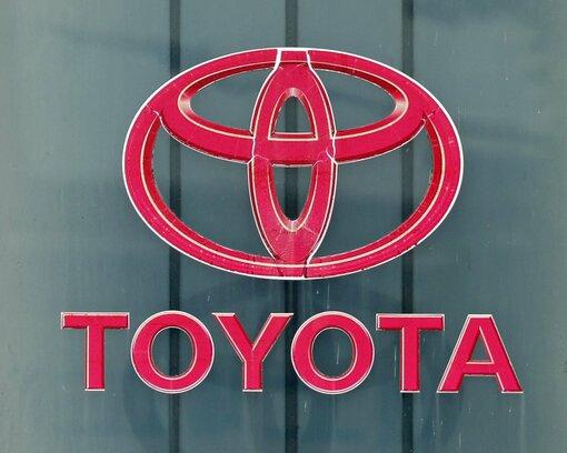 丰田2月全球产量下降3.9%。丰田汽车公司周一表示，受中国和日本生产放缓拖累