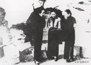 1937年底国民党决定举迁重庆，宋氏3姐妹都去了重庆。那个时期，日本飞机会不定期