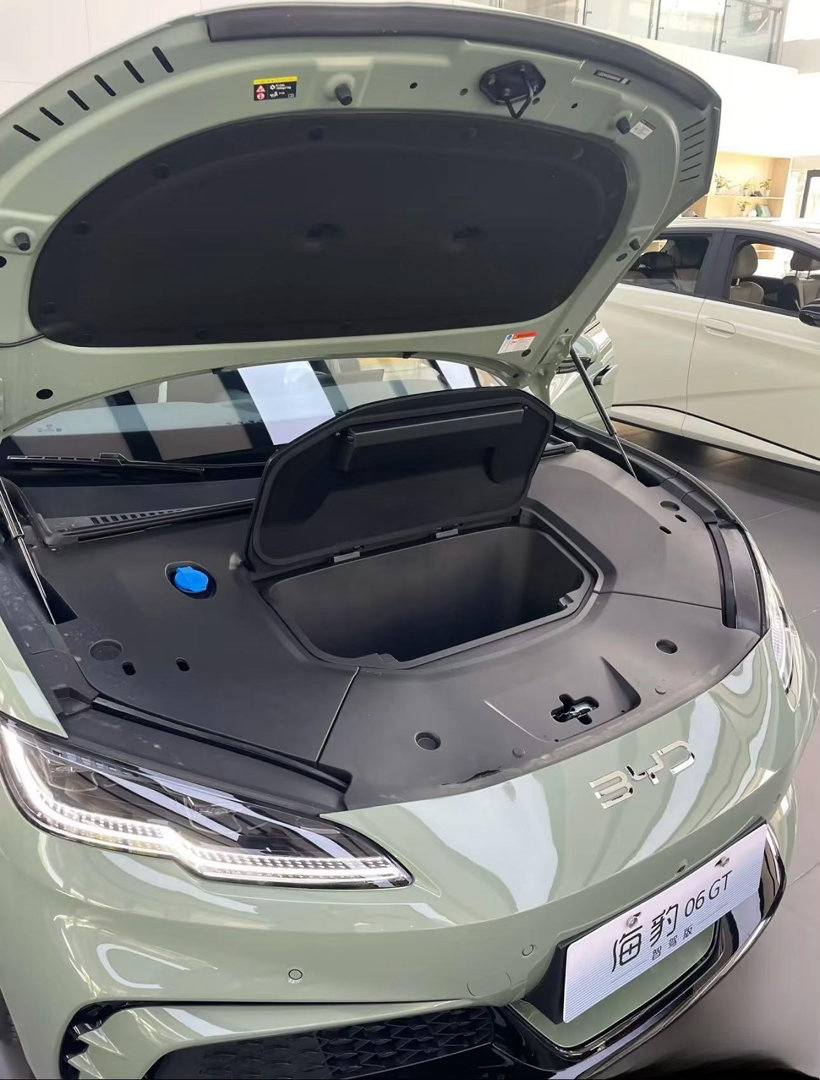 比亚迪海豹06GT🚗✅优点：1.出色的驾控乐趣与性能：在同级市场中提供了少有