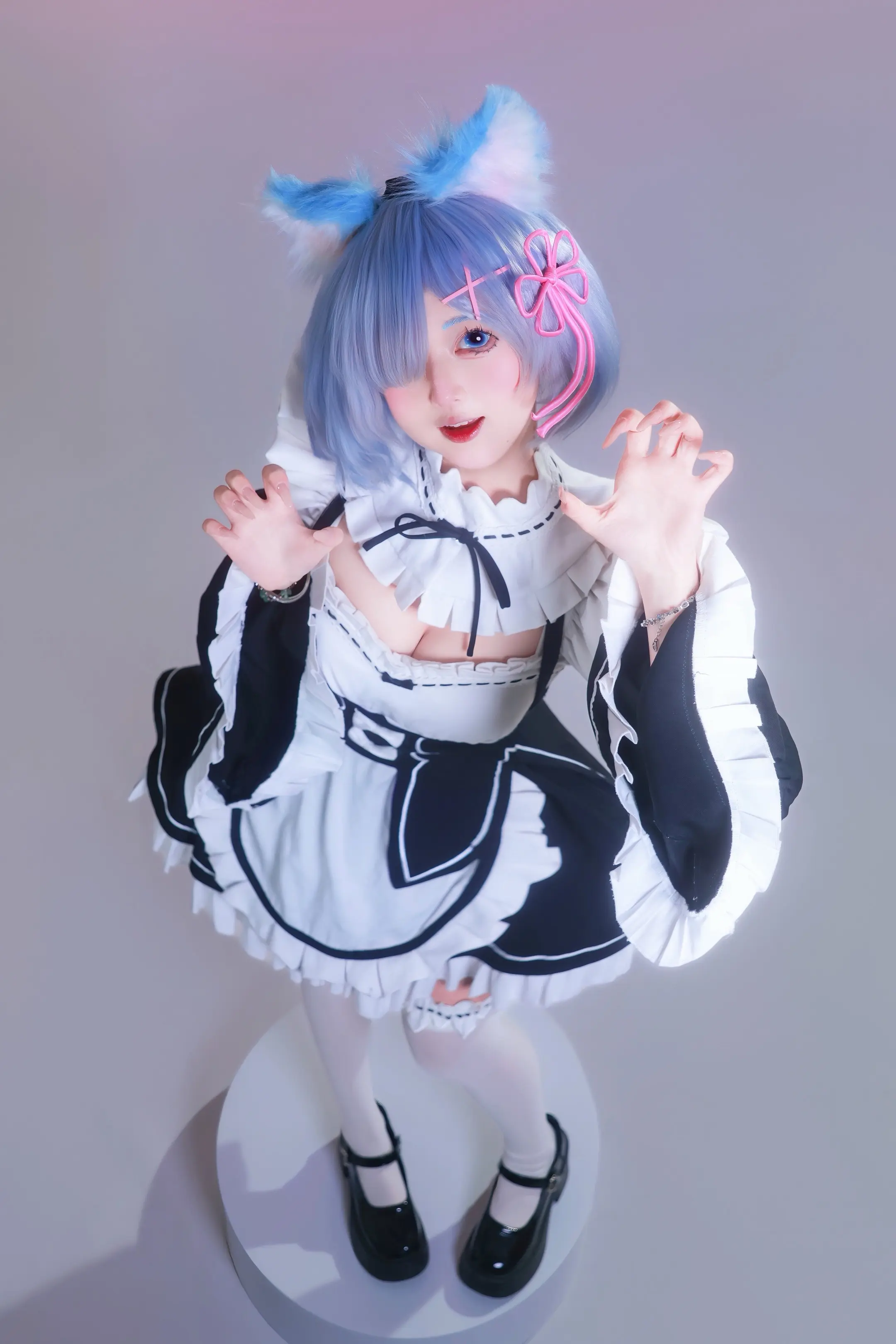 谁家手办落这里了？没人要我就……