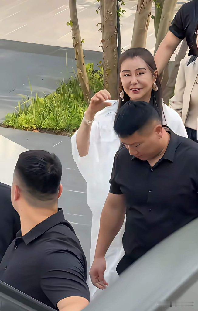 王祖贤怎么变成如今的样子，其实大家都知道。但很多人又不忍心说。因为她年轻的时候，实在太美了。《倩女幽
