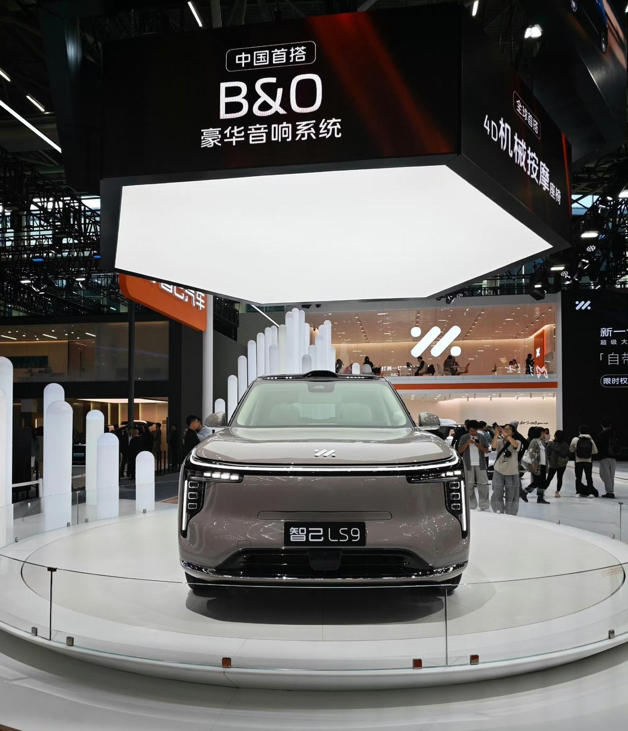 在当前的新能源市场，成本依然是消费者考虑的核心，但新技术和政策变化正悄然改变着局