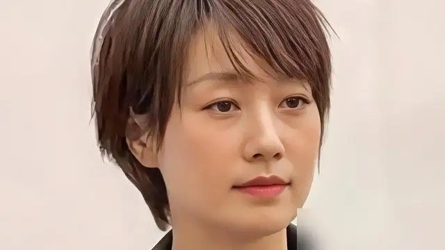 金鹰奖这回直接掀桌子了，永久砍掉金鹰女神，连红毯都一并取消。9月29号长沙颁完奖，官方一点没含糊，1