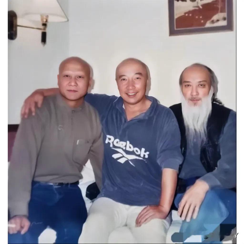 上世纪九十年代，武术界三位大咖同框的合照，左起:计春华、于海、于承惠。