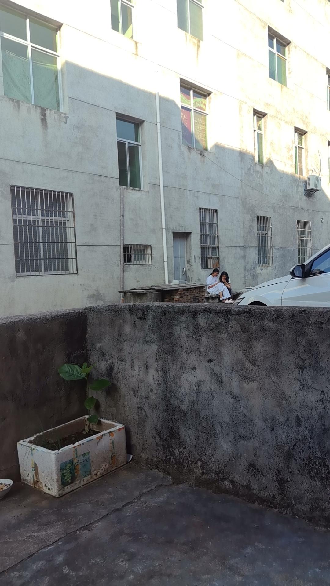 人性潜规则;1.九成多的男人喜欢化妆的女人。2.几乎所有男人都对长头发的女人