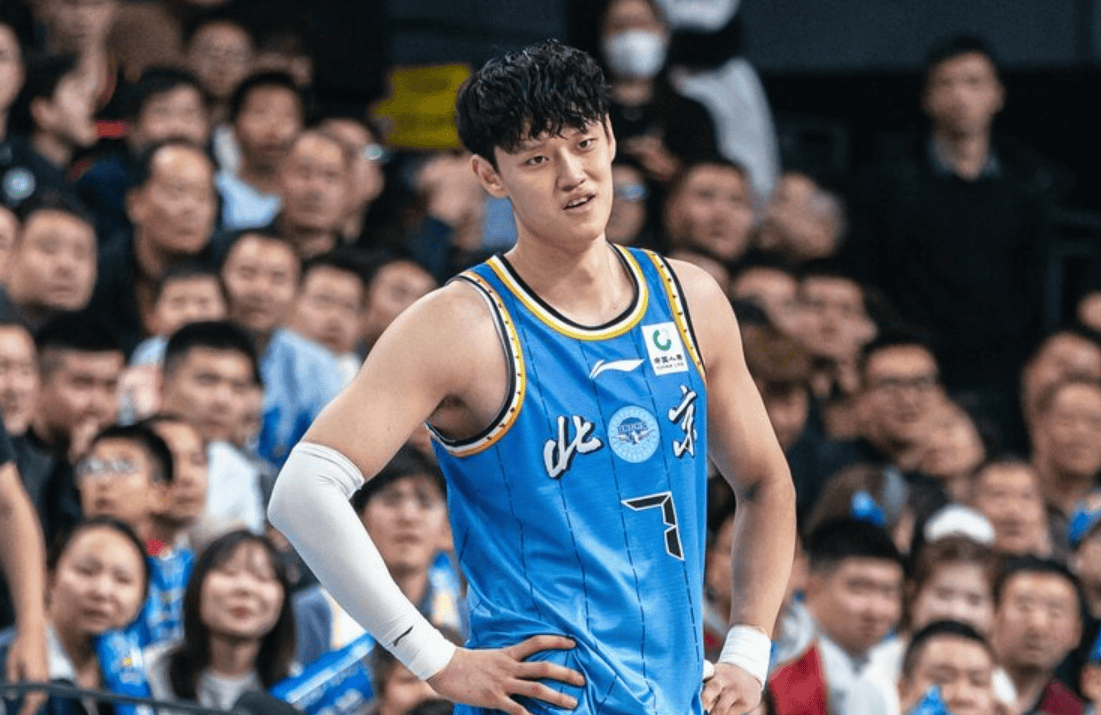 看着心疼！曾凡博复出首战的画面，和大家预期的完全不一样，但看得人五味杂...