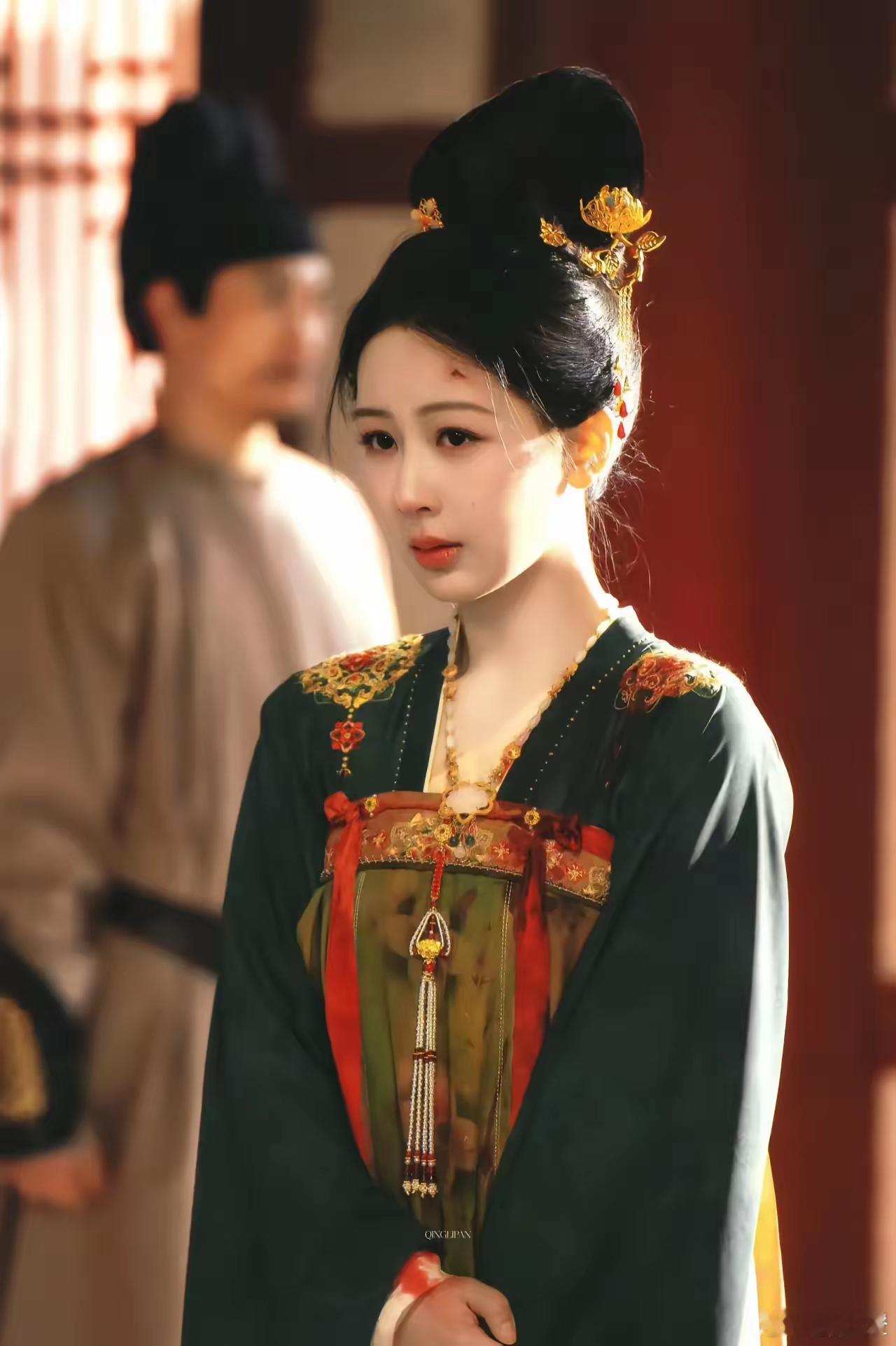 杨紫其实超棒的，但这次好像有点小“失落”啦！央妈大大这次点名夸了三部超火的剧呢。