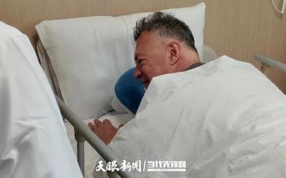 一个比利时游客，第八次来中国了。杭州上海重庆大理，逛得比本地人还熟。结果