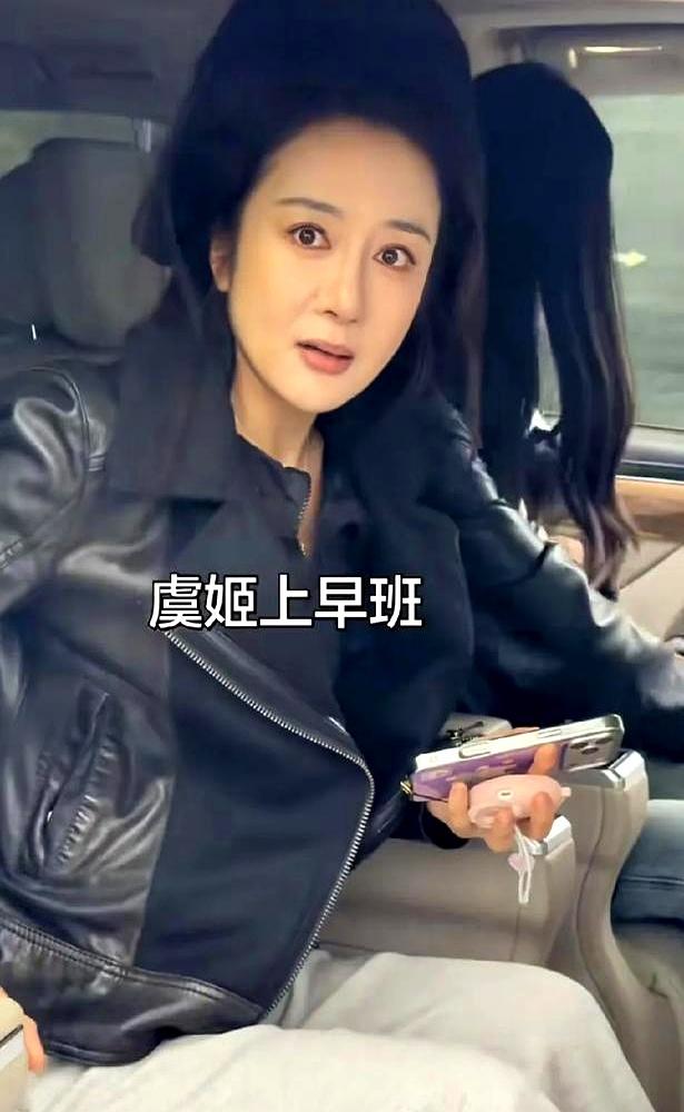 “不行，让他靠我，我站着抱他！”片场，李依晓直接跟导演提要求，这姐真敢！