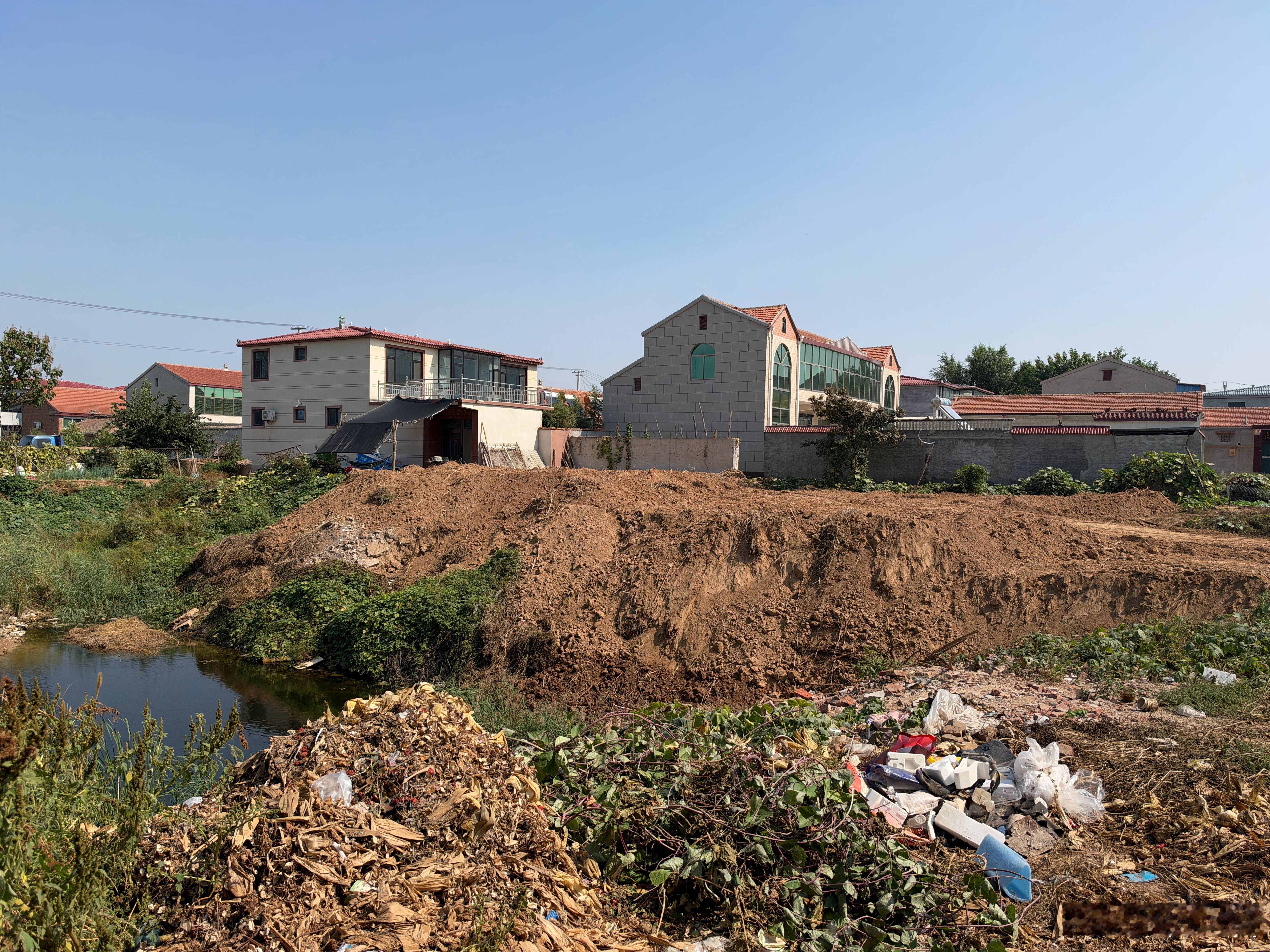 关于曲周县河南疃镇河二村非法耕地上取土破坏耕地，村干部履职不力、任职资格违规问题的举报河北省邯郸市曲