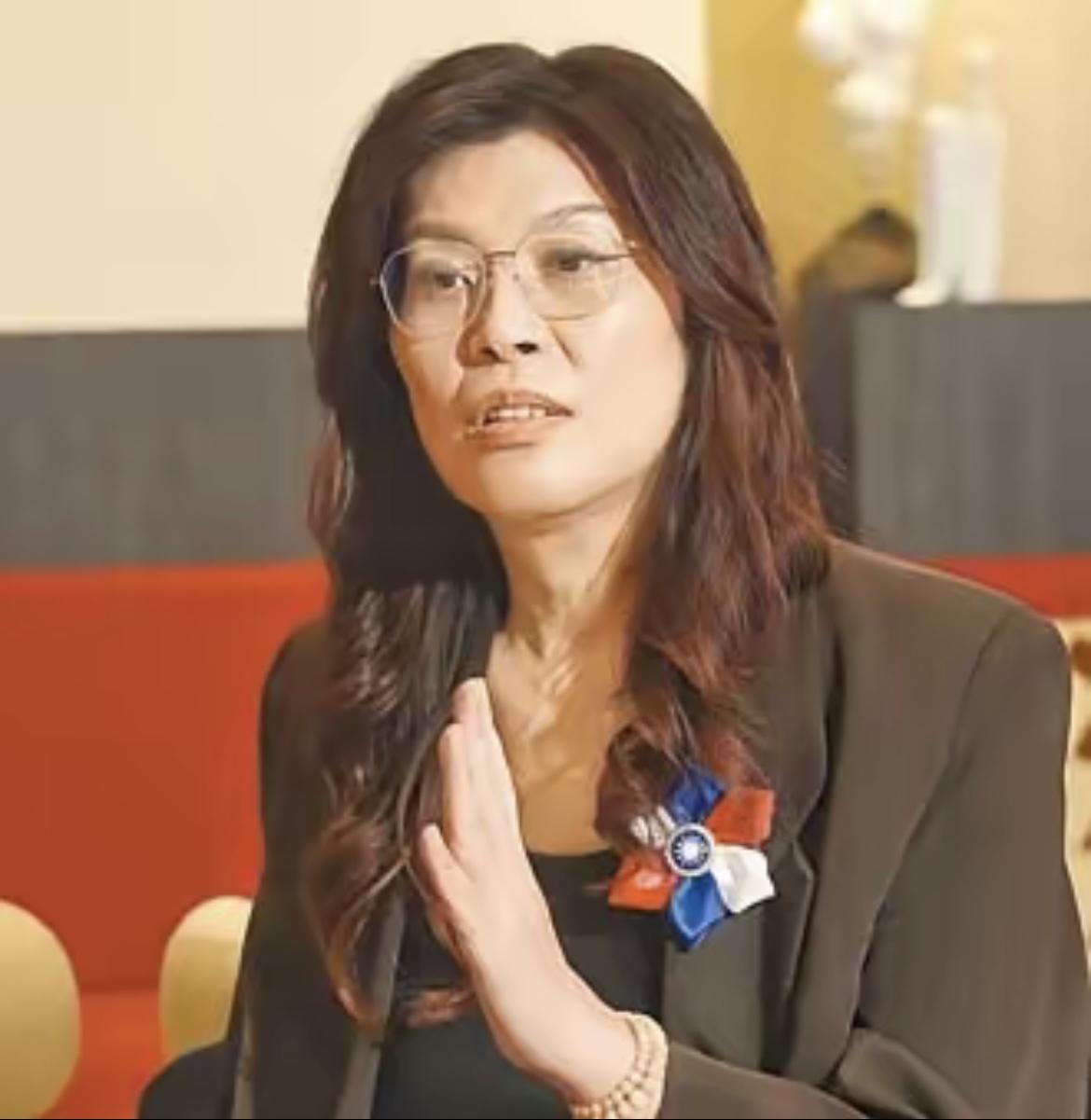 郑丽文上任立竿见影！国民党支持率暴涨，蓝白反超绿营藏关键亲绿民调一出炉就炸了！郑