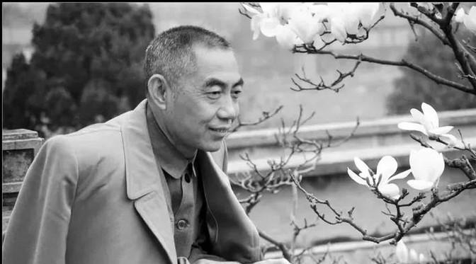 1976年，浩然在为毛主席守灵的时候，在日记中写道：“待到灵床近处，几乎所有的人