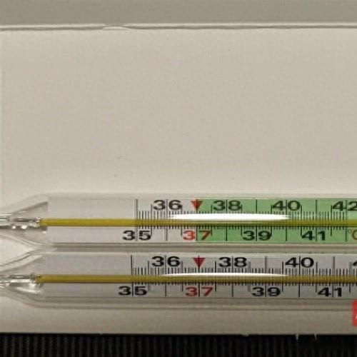 无汞玻璃体温计甩了100余次未成功2026年1月1日起，水银体温计将彻底停产。