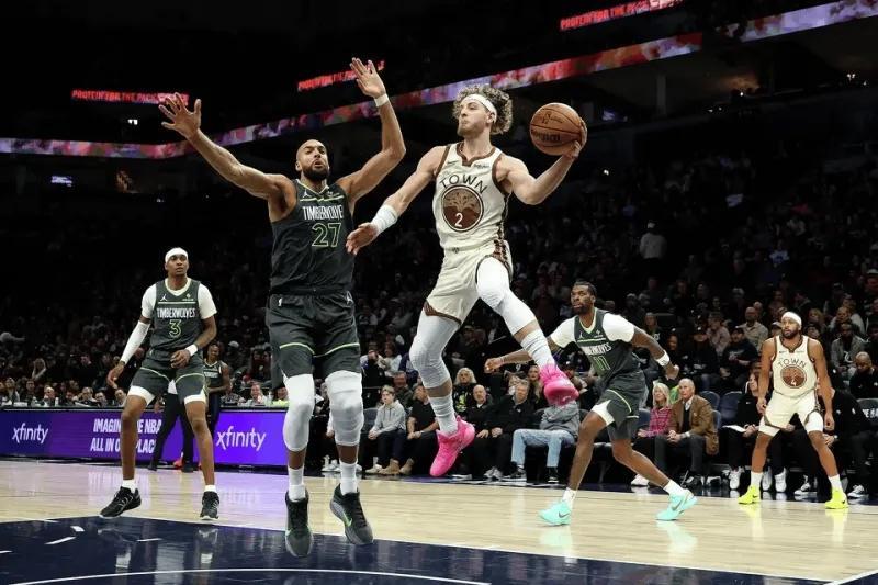 勇士管理层纯粹是浪费库里的天赋啊！估计，勇士管理层把他们当成宝贝了。库里没打