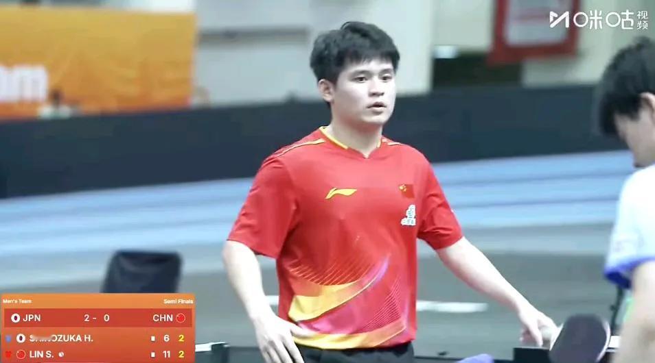 绝地反击！乒乓球亚锦赛男团半决赛，中国3-2日本第一盘梁靖崑2-3张本智和（1