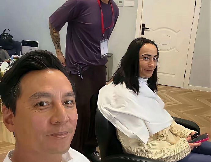 这居然是吴彦祖老婆，夫妇共用一张脸​​​