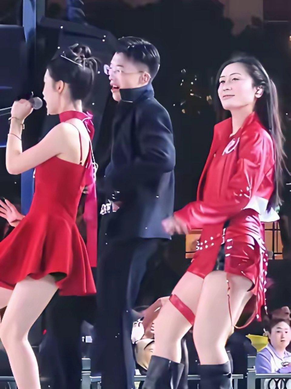 郭有才真是走上了人生巅峰一场直播下来就卷走百万也不知道和他一起伴舞的李佰万分的多