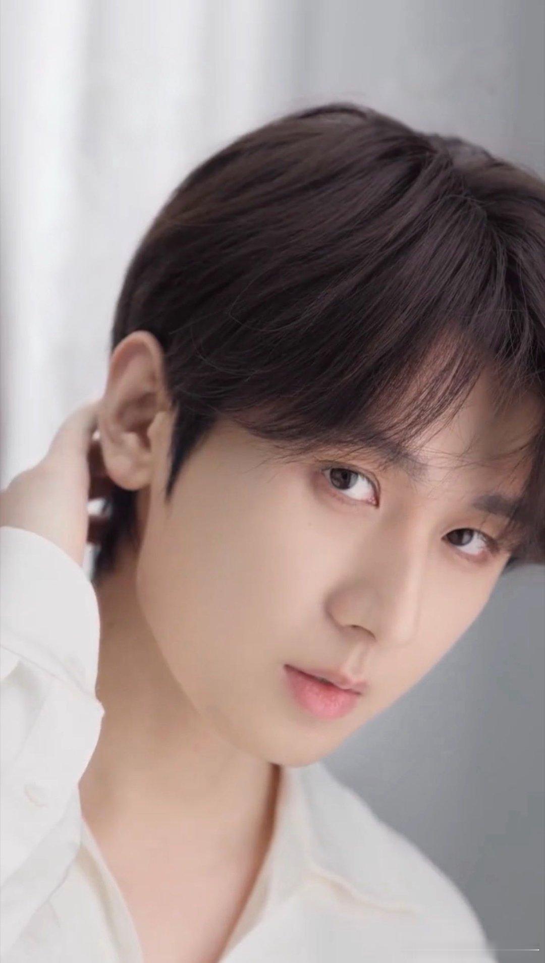 #成毅##成毅狩谎#cy#成毅林彦廷#成毅的打戏身段优美流畅，力量感十足，武术指导都称赞其极具天赋与