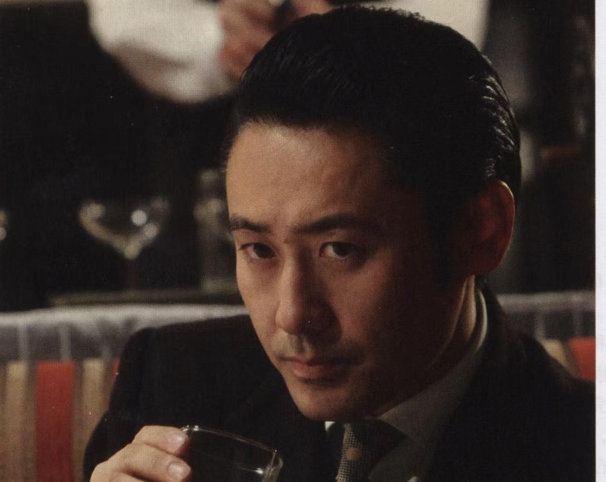 6200万再被执行！吴秀波的连环塌房，撕开娱乐圈最肮脏的遮羞布！昔日“叔圈顶