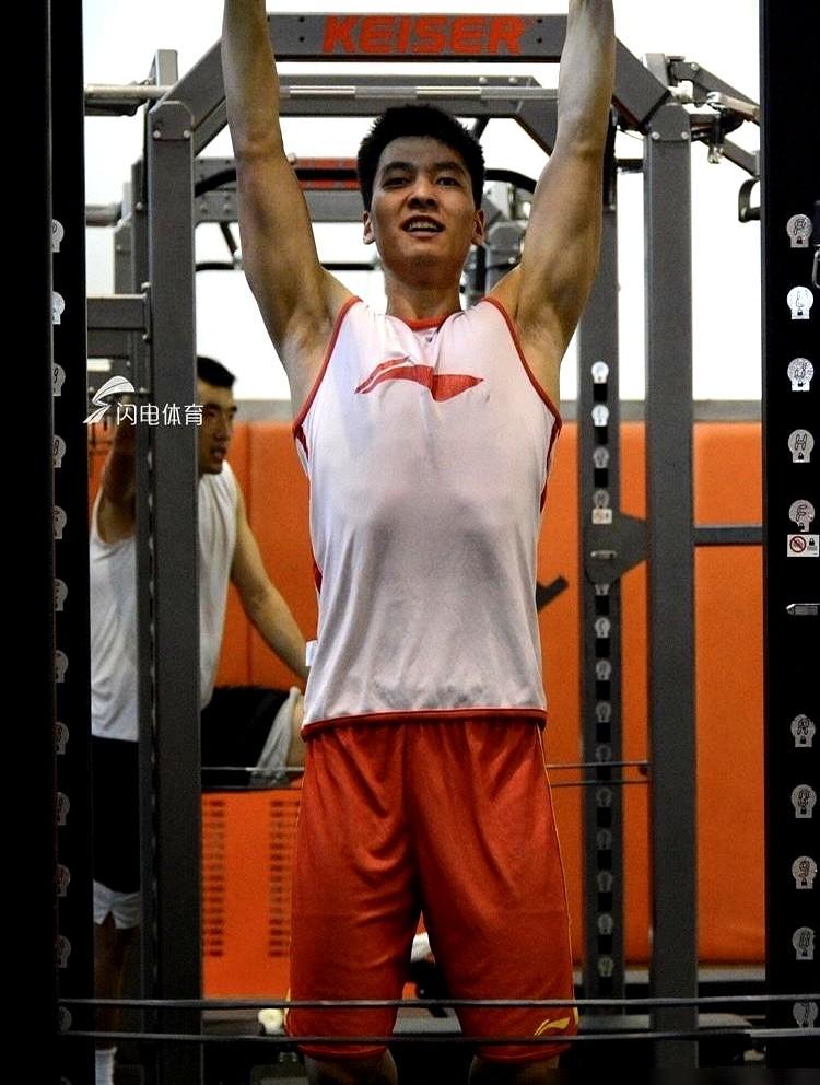 “主力都走了，练了也白练。”山东男篮夏训，于德豪、孙桐林合同到期走人，训练场