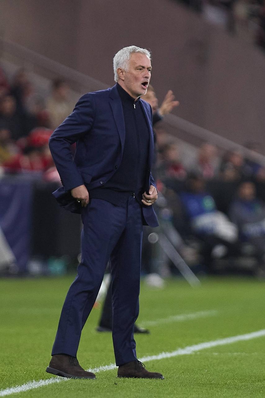 穆里尼奥带领本菲卡继续前进！今晨，葡杯第5轮，穆里尼奥带领本菲卡客场2:0击