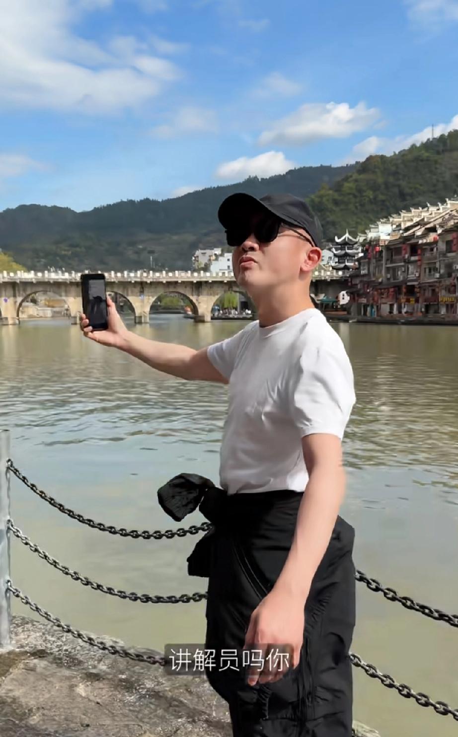 聂远带老婆回老家祭祖挂青，沿途的路都是泥巴路，坑坑洼洼，需要一直走上山才到挂青的