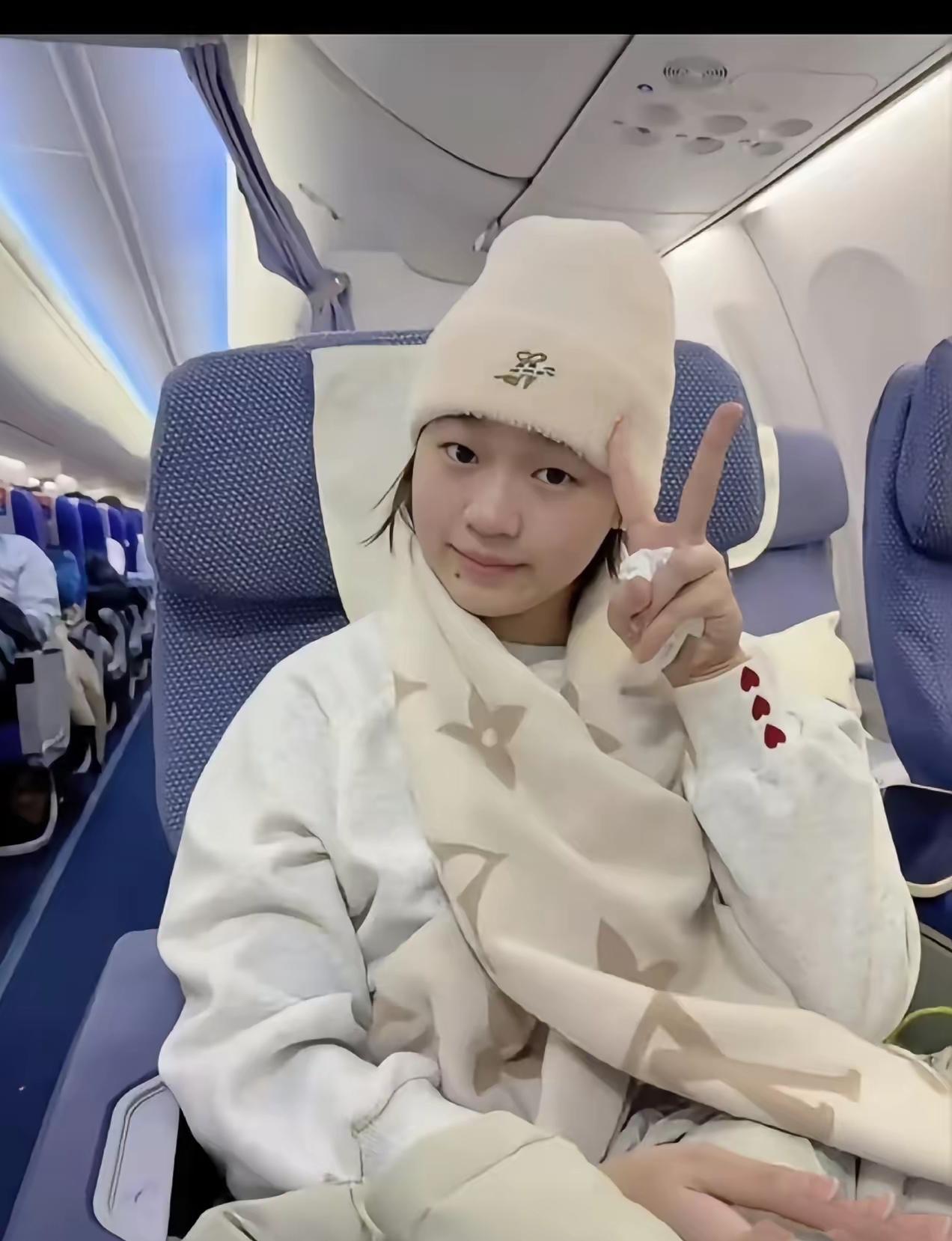 才玩滑雪三天就被国际雪联系上钩！全红婵这次又靠实力出圈了！跳水世界冠军全红