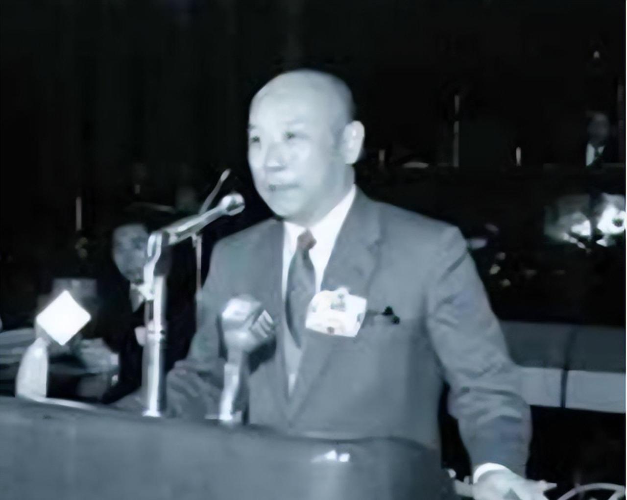 就是他下的令，给吴石动用酷刑，他就是时任“保密局”二处处长的叶翔之。很多人一
