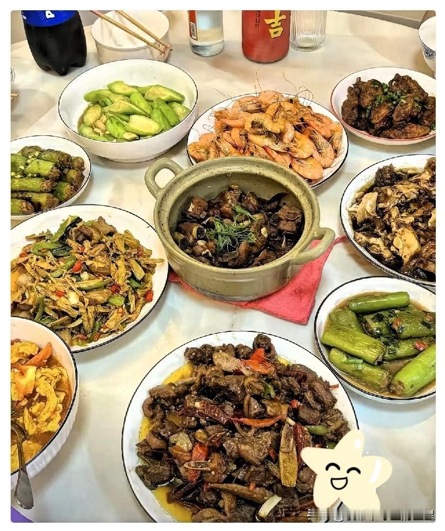 妹妹来我家吃饭，进门看见婆婆，顺口喊了声“阿姨”。老公和婆婆当场乐了，直说喊错了