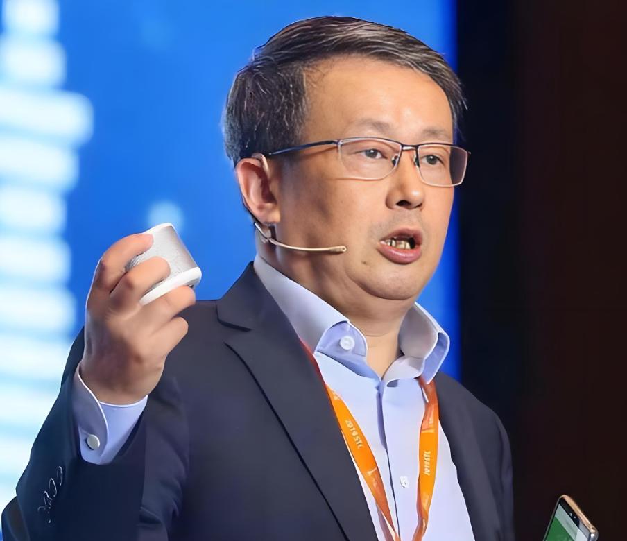 项立刚的跨界观察通信专家突然点评武大高校舆情，这个视角很少见。武汉大学事