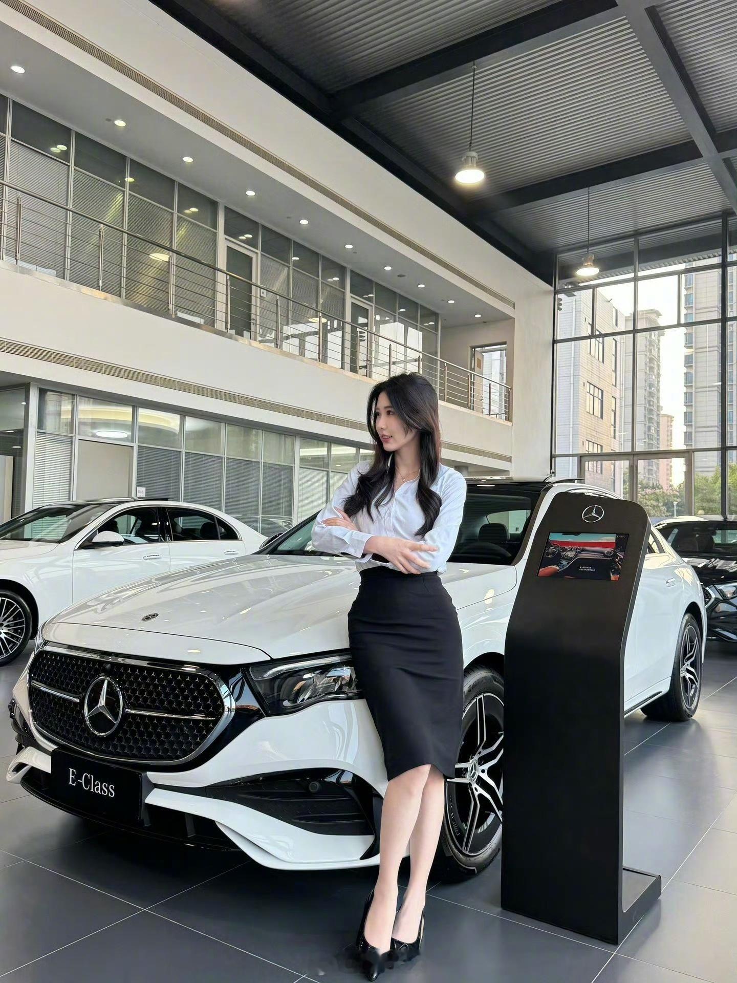 早上好，这奔驰车真漂亮！