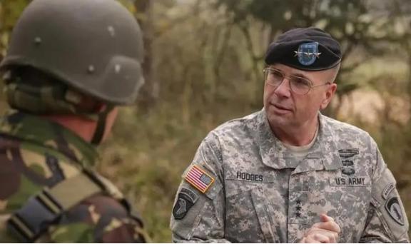 前美国驻欧洲司令本·霍奇斯曾表示，如果与俄罗斯发生直接军事对抗，北约将在冲突开始