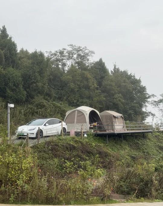 有可能是成都最好的营地赤望营地的条件不用说了，像住在自己家一样没区别。洗碗，