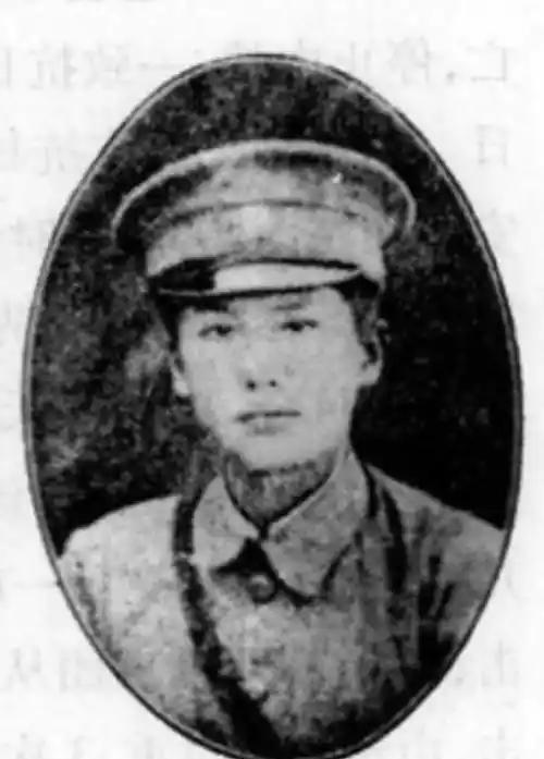1947年5月，孟良崮山区的浓雾还未散去，国民党整编第74师被解放军华