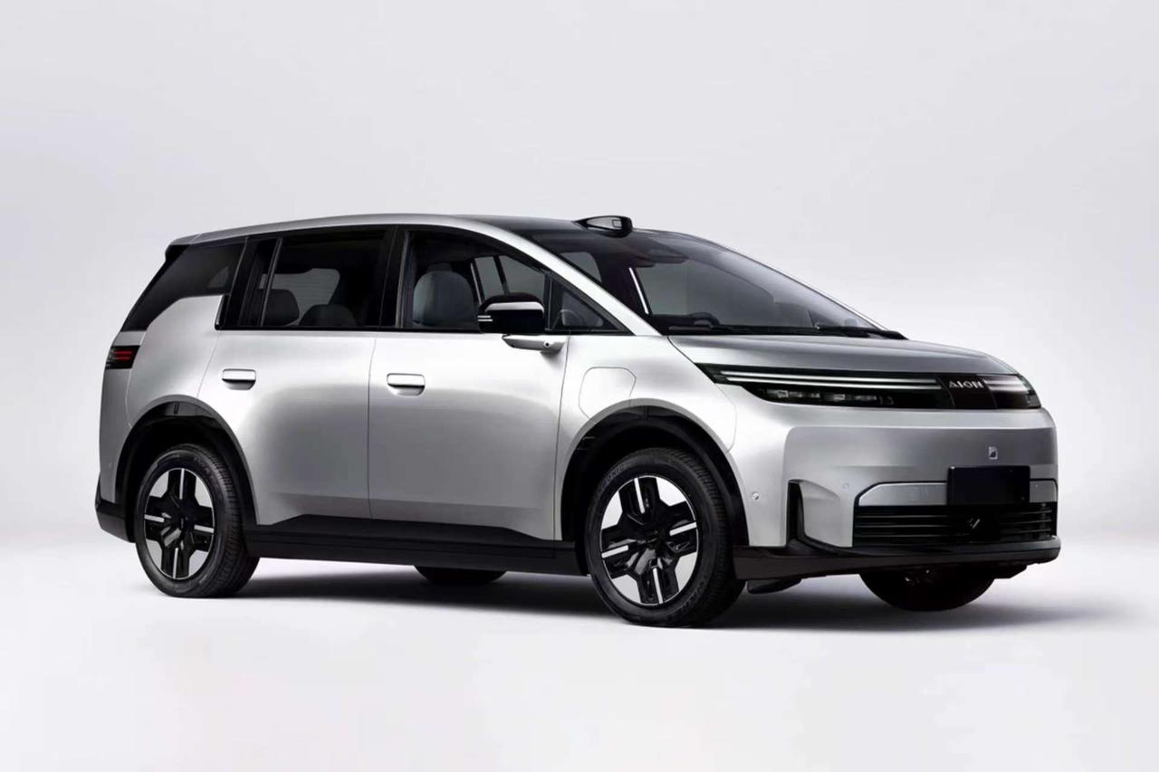 说到埃安N60这个车，在懂车帝热搜榜上看到挺多人在讨论它到底算MPV还是SUV。