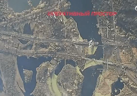 经过俄军不断的轰炸！10月16日，乌军后勤大桥和浮桥彻底被炸毁了。这座横跨北顿涅