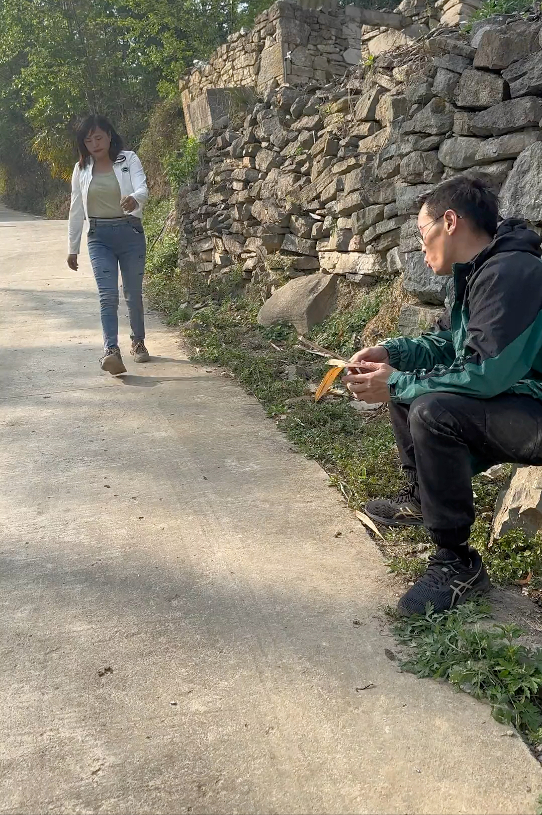 农村光棍的择偶标准1.彩礼不能超过8万2.愿意生儿子3.能吃苦耐...