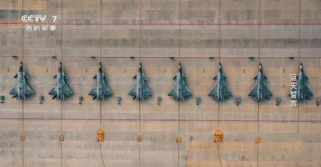 这张图下有两个评论，差点笑喷我。“会不会是模型？”“日本12式导弹来一波，就