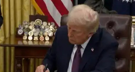 美国不给反华组织钱了天呐，美国居然不给那些整天骂中国的组