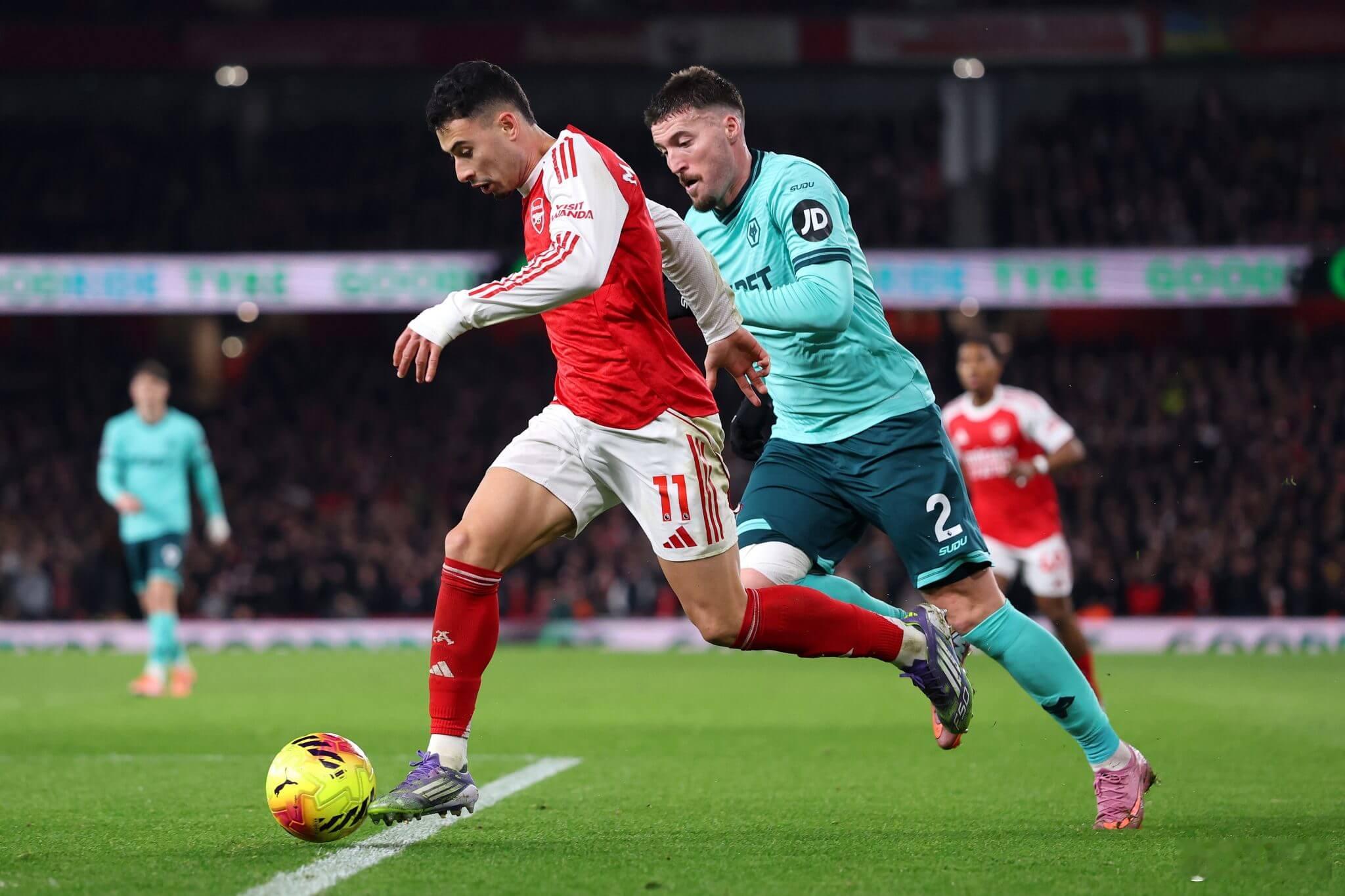 阿森纳2比1狼队阿森纳本赛季第一次上半场一脚射正都没有。狼队是摆532铁桶阵了