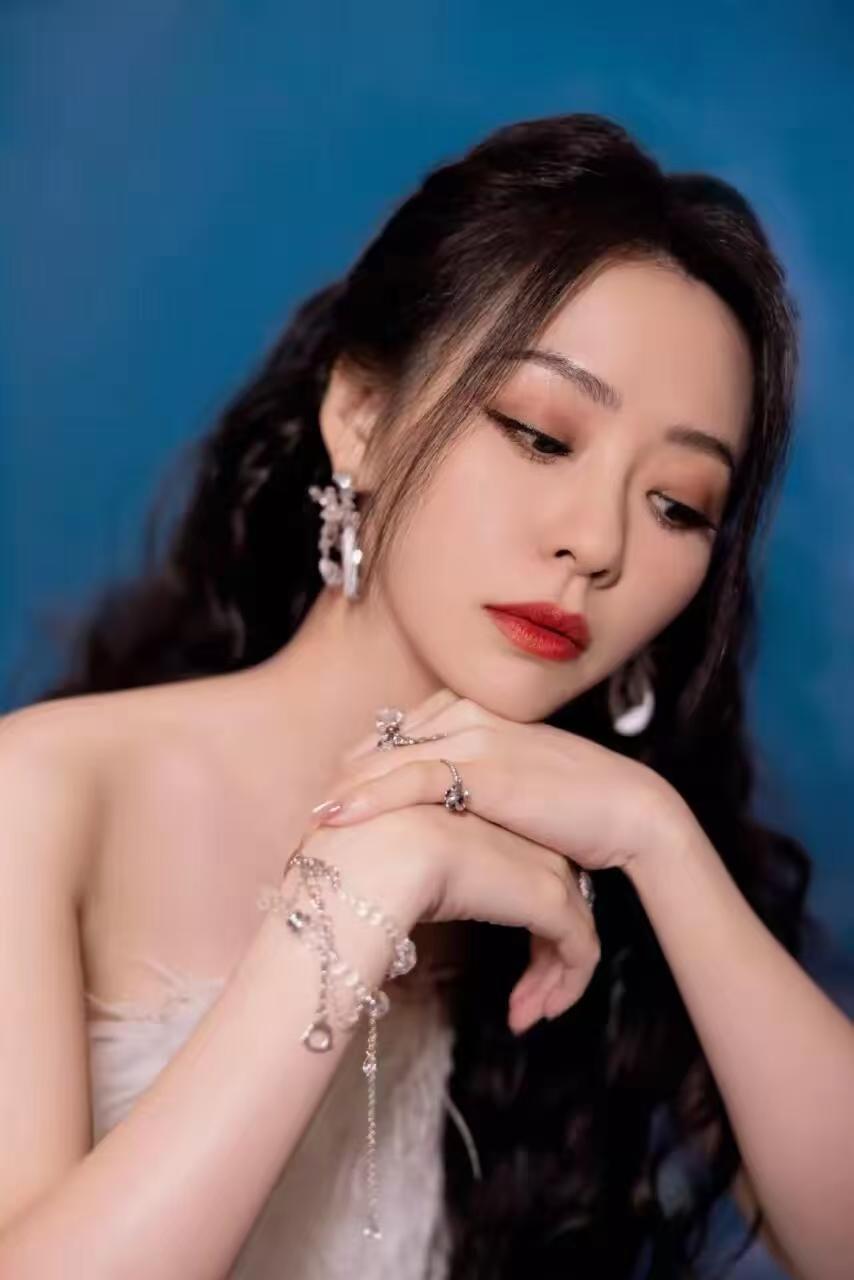 张靓颖——应该不止我被她迷住了吧