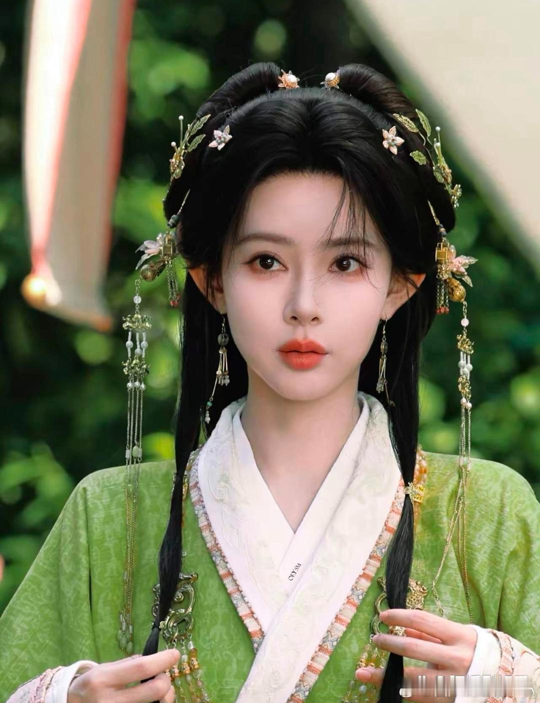 1.孟子义和丁禹兮确实接了现代偶像剧《无尽夏》，两人已经签了意向合约。2.优