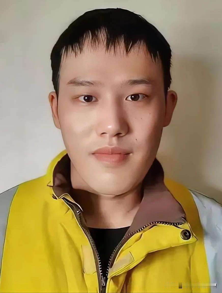 泪目！21岁外卖小哥接到一份特殊订单，订单备注“别放门外，请敲门送进来”，当他敲