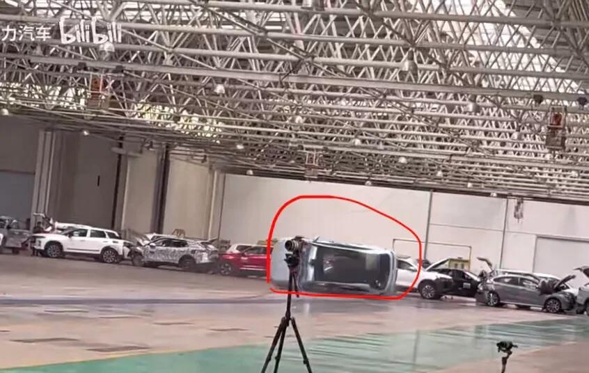 奇瑞翻车了，奇瑞翻车回正专利技术太牛了