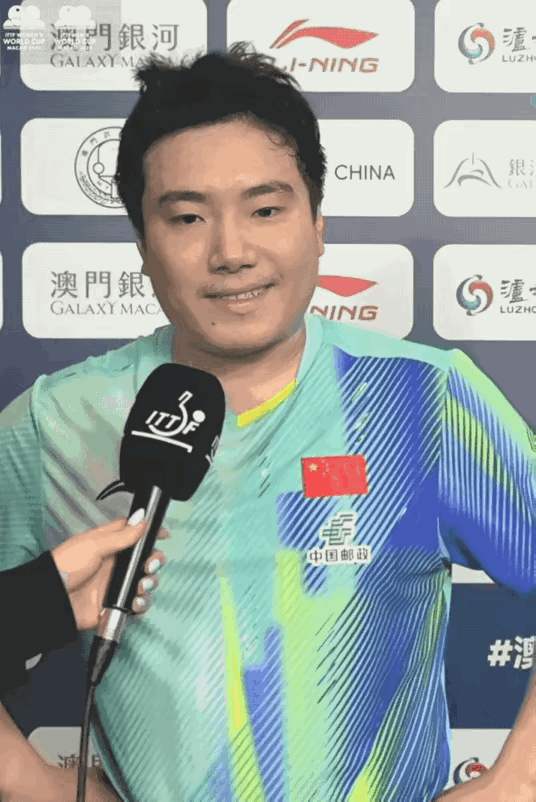 梁靖崑输奥恰洛夫后的采访哽咽表示：“总体来说，这么多年了还是，也是兢兢业业