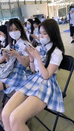 乱花渐欲迷人眼，一个男的真碍眼[思考]